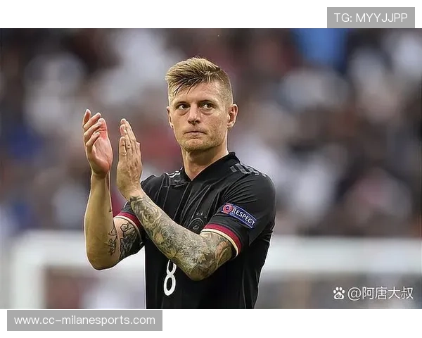 猜猜足球明星克罗斯究竟是谁 他在绿茵场上有何独特之处