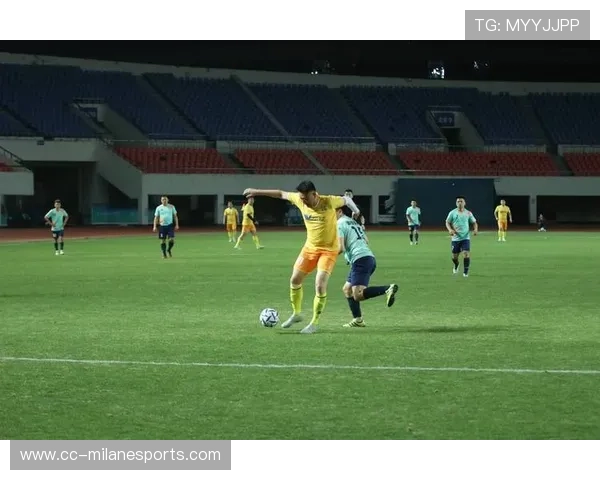 足球明星与业余比赛的差距与共通点探索分析