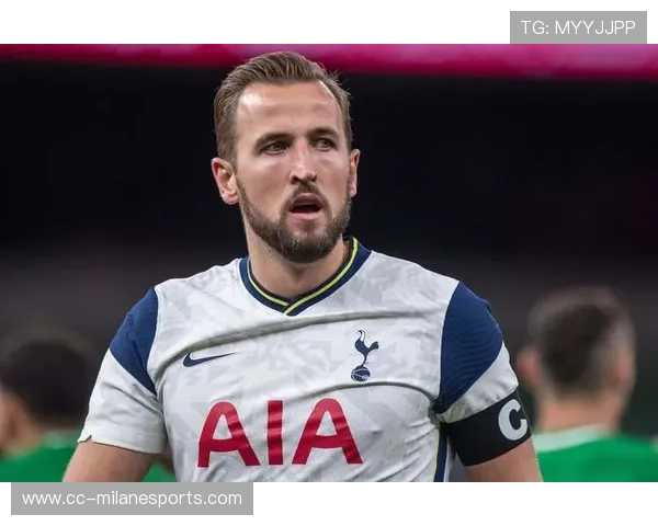 足球绯闻球星排名揭晓 揭秘十大球员的情感世界与绯闻轶事 足球绯闻球星排名揭晓 揭秘十大球员的情感世界与绯闻轶事